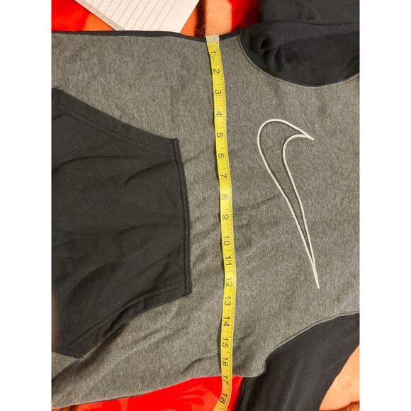 Nike Hoodie boys M Gray Black Sweatshirt Sweater - Picture 9 of 9